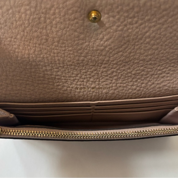 Tory Burch McGraw Flat Wallet Nude Cream Beige Pebbled Leather Slim Clutch - Picture 5 of 10